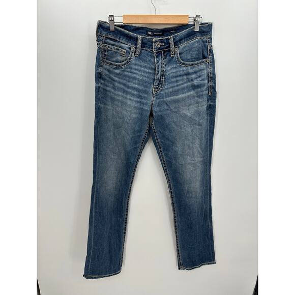 BKE Buckle Jake Straight Jeans Mens 33x34 Blue Premium Stretch Distressed Denim - Picture 1 of 9